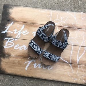 Madden Girl Espadrille Sandals Size 6.5 ✅